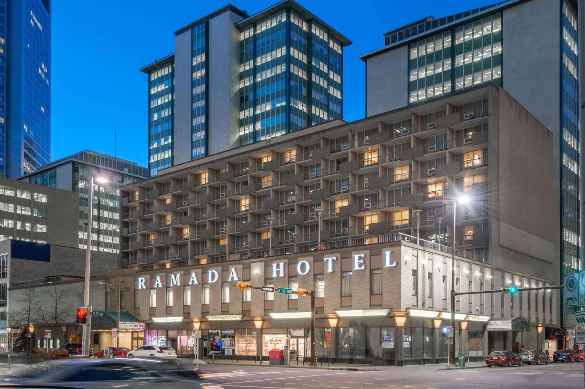 Hôtel Ramada Plaza By Wyndham Calgary Downtown Extérieur photo